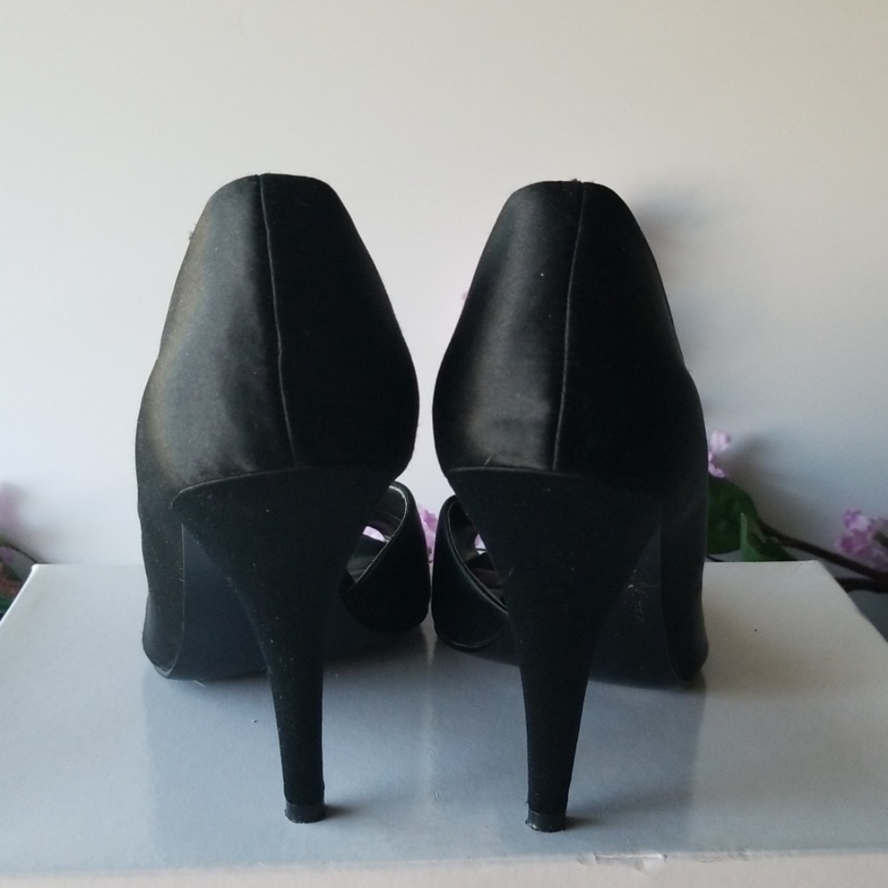 Shoes - Picture 3 of 5